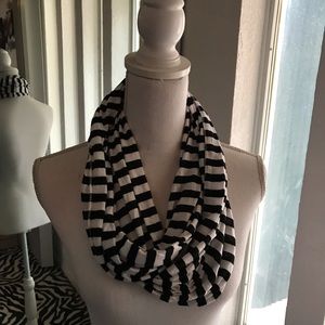 Set of 2 scarves!